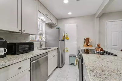421 Emerson Street #6, Houston, TX 77006 - Photo 8