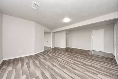 9413 Arden Court, Houston, TX 77033 - Photo 8
