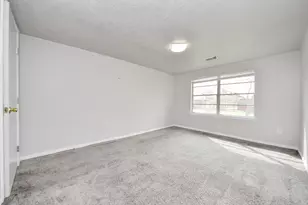 9413 Arden Ct, Houston, TX 77033 - Photo 26