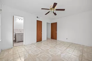 10113 Oboe Dr, Houston, TX 77025 - Photo 32