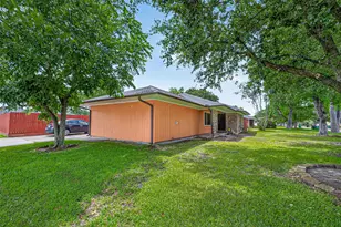 10113 Oboe Dr, Houston, TX 77025 - Photo 2