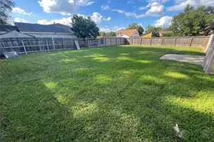 10102 Valley Wind Dr, Houston, TX 77078 - Photo 16
