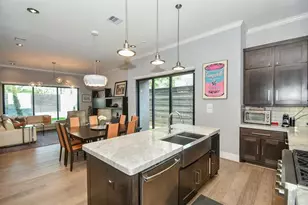 1917 Potomac Dr, Houston, TX 77057 - Photo 12