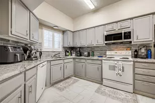 1035 Fountain View Dr, Houston, TX 77057 - Photo 10