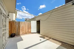 1035 Fountain View Dr, Houston, TX 77057 - Photo 22