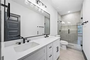 4630 Edfield St, Houston, TX 77033 - Photo 16