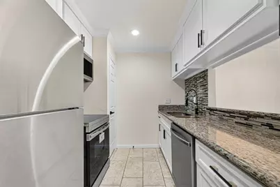 3131 Cummins Street #2, Houston, TX 77027 - Photo 6