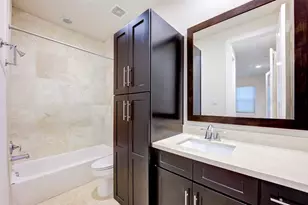 1222 W Dallas St, Houston, TX 77019 - Photo 16