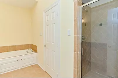 802 Garden Trace Lane, Houston, TX 77018 - Photo 16