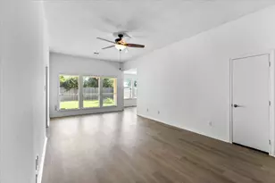 2803 Overland Trail, Dickinson, TX 77539 - Photo 4