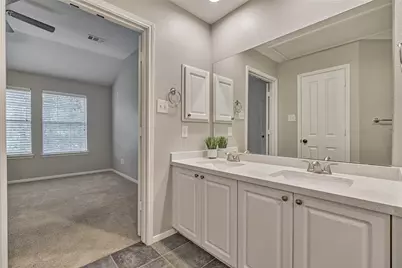 25 Scarlet Woods Court, The Woodlands, TX 77380 - Photo 30