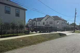7823 Gladstone St, Houston, TX 77051 - Photo 2