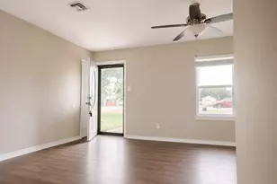 1230 1st St, Hempstead, TX 77445 - Photo 2