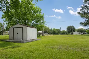 1230 1st St, Hempstead, TX 77445 - Photo 18