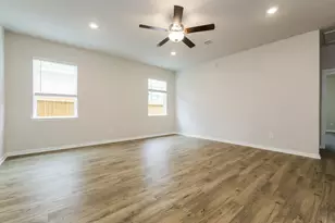 16435 Honeysuckle Hill Dr, Conroe, TX 77303 - Photo 4