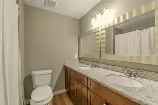 613 E Castle Harbour Dr, Friendswood, TX 77546 - Photo 12