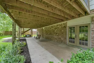 613 E Castle Harbour Dr, Friendswood, TX 77546 - Photo 32