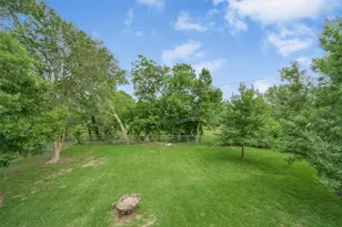 613 E Castle Harbour Dr, Friendswood, TX 77546 - Photo 38