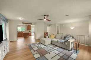 613 E Castle Harbour Dr, Friendswood, TX 77546 - Photo 18