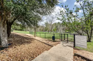 9171 Briar Forest Dr, Houston, TX 77024 - Photo 40