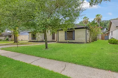 3815 Plum Hollow Drive, Houston, TX 77059 - Photo 24