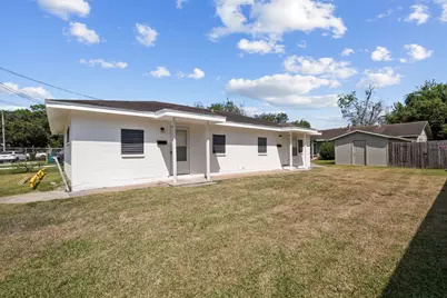 2018 Rosalee Street, La Marque, TX 77568 - Photo 10
