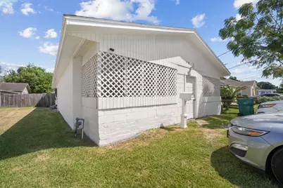 2018 Rosalee Street, La Marque, TX 77568 - Photo 4