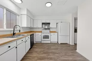 11539 Village Pl Dr, Houston, TX 77077 - Photo 14