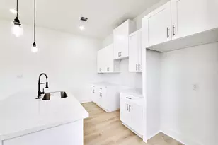 5123 Larkspur St, Houston, TX 77033 - Photo 4