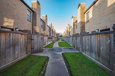 9850 Pagewood Lane #1207, Houston, TX 77042 - Photo 18