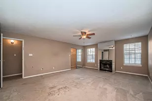 9850 Pagewood Ln, Houston, TX 77042 - Photo 8