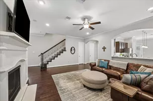 2809 Shadow Woods Ct, Houston, TX 77043 - Photo 2