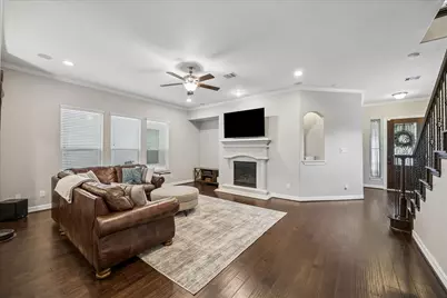 2809 Shadow Woods Court, Houston, TX 77043 - Photo 10