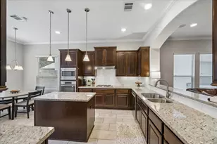 2809 Shadow Woods Ct, Houston, TX 77043 - Photo 1
