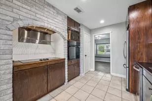 12206 Young Cir, Santa Fe, TX 77510 - Photo 6