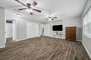 12206 Young Cir, Santa Fe, TX 77510 - Photo 10
