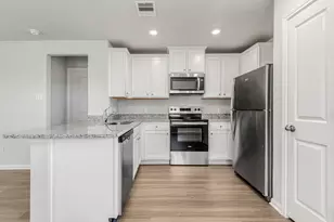 6417 Autumn Equinox Dr, Houston, TX 77048 - Photo 2