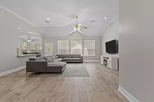2015 E Trail Water Ct, Houston, TX 77339 - Photo 2
