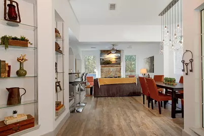 182 N Valley Oaks Circle, The Woodlands, TX 77382 - Photo 4