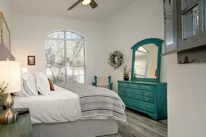 182 N Valley Oaks Circle, The Woodlands, TX 77382 - Photo 22