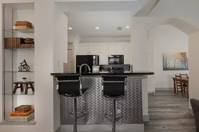 182 N Valley Oaks Circle, The Woodlands, TX 77382 - Photo 10