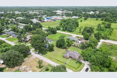7602 Echo Brook Drive, Houston, TX 77037 - Photo 8