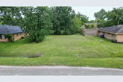 7602 Echo Brook Drive, Houston, TX 77037 - Photo 2