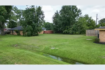 7602 Echo Brook Drive, Houston, TX 77037 - Photo 12