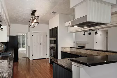 26 Gate Hill Drive, The Woodlands, TX 77381 - Photo 12