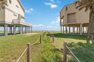 18506 E De Vaca, Galveston, TX 77554 - Photo 40