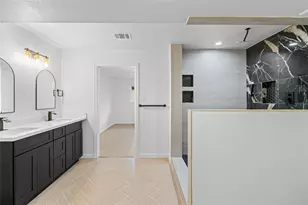 719 E 40th 1/2 St, Houston, TX 77022 - Photo 22