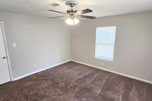 8782 Flossie Mae St, Houston, TX 77029 - Photo 14