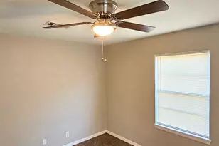 8782 Flossie Mae St, Houston, TX 77029 - Photo 8
