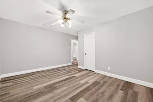 6354 Dellfern Dr, Houston, TX 77035 - Photo 16